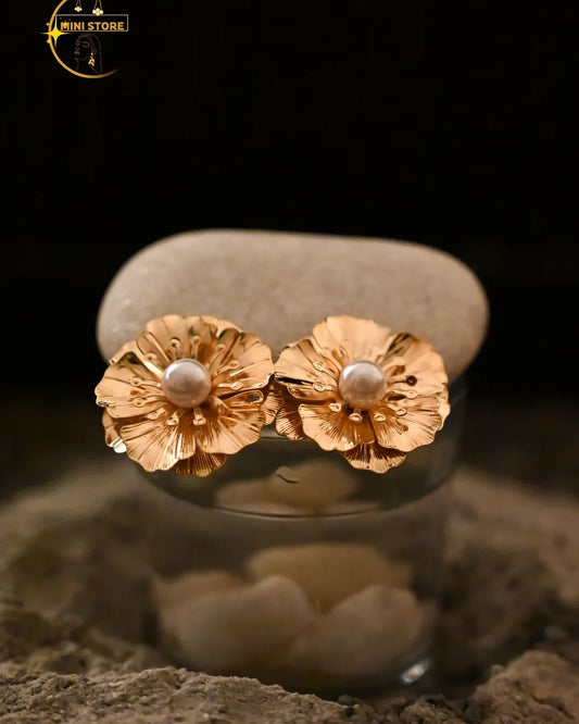 Golden flower earrings
