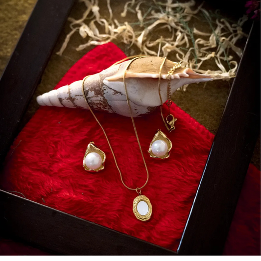 Luxury staining necklace and earrings set  Anti-tarnish jwellery for women