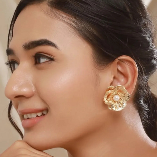 Golden flower earrings