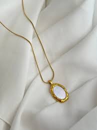 Luxury staining necklace and earrings set  Anti-tarnish jwellery for women